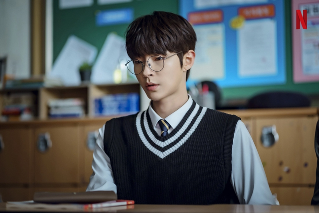 5 màn "cưa sừng làm nghé" đỉnh nhất phim Hàn 2022: Song Joong Ki U40 vẫn đóng học sinh - Ảnh 10.