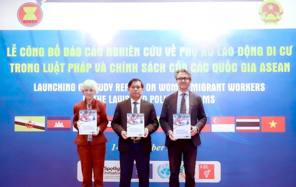 Bảo vệ tốt hơn cho lao động nữ di cư