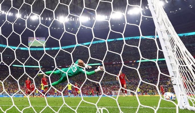 Richarlison lập siêu phẩm, tuyển Brazil khởi đầu suôn sẻ - Ảnh 12.