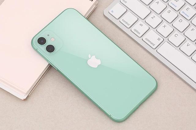 Dọn kho xả hàng, giá iPhone 11, 12 đồng loạt lao dốc kịch sàn - Ảnh 1.