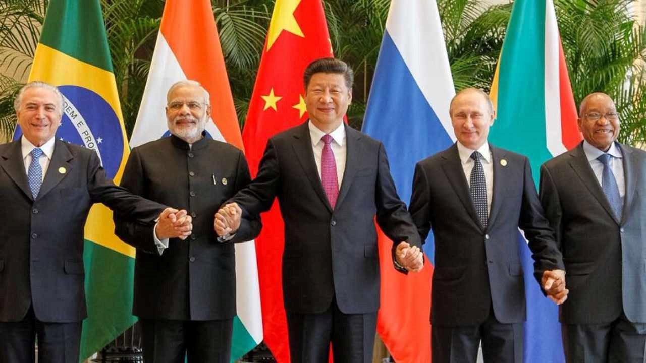 Khối BRICS dự định giới thiệu đồng tiền chung: Chuyên gia nói về thời điểm đáng lo của đồng USD - Ảnh 1.