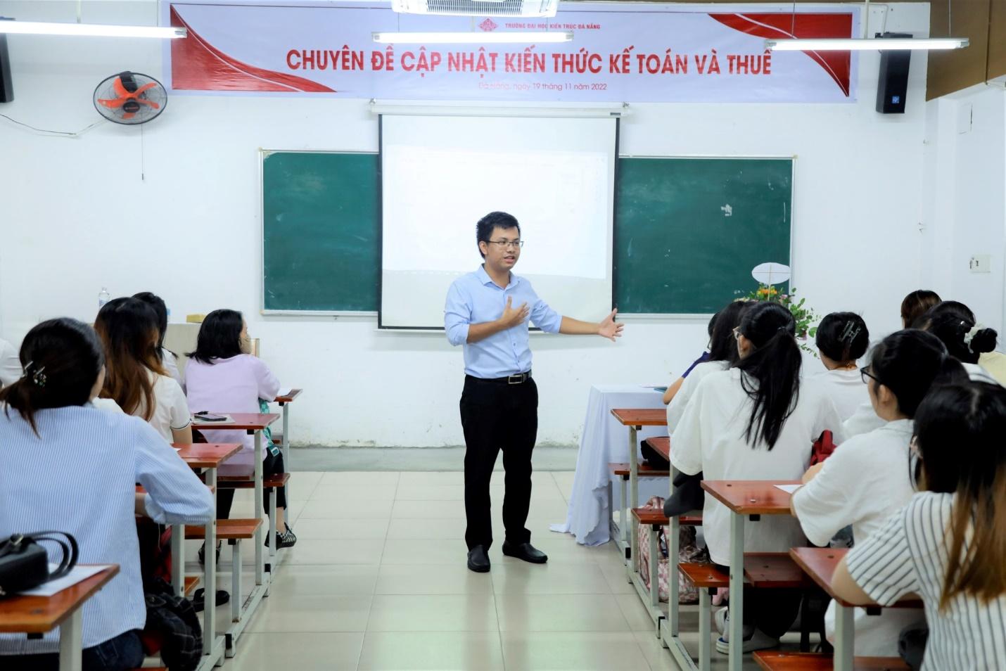 Thầy giáo Đoàn Mạnh Linh cùng phương pháp dạy kế toán độc đáo - Ảnh 1.