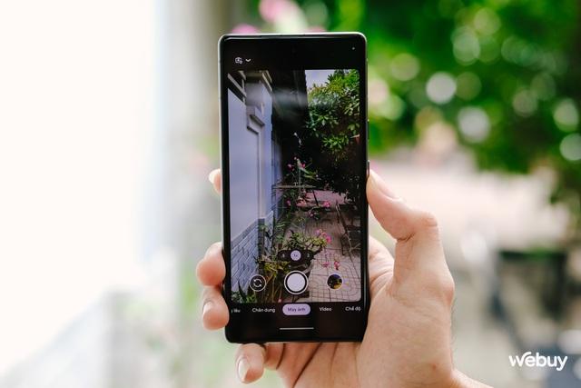 Trên tay Pixel 7a: Nâng cấp lớn không thua gì Pixel 7, giá chỉ 499 USD - Ảnh 11.