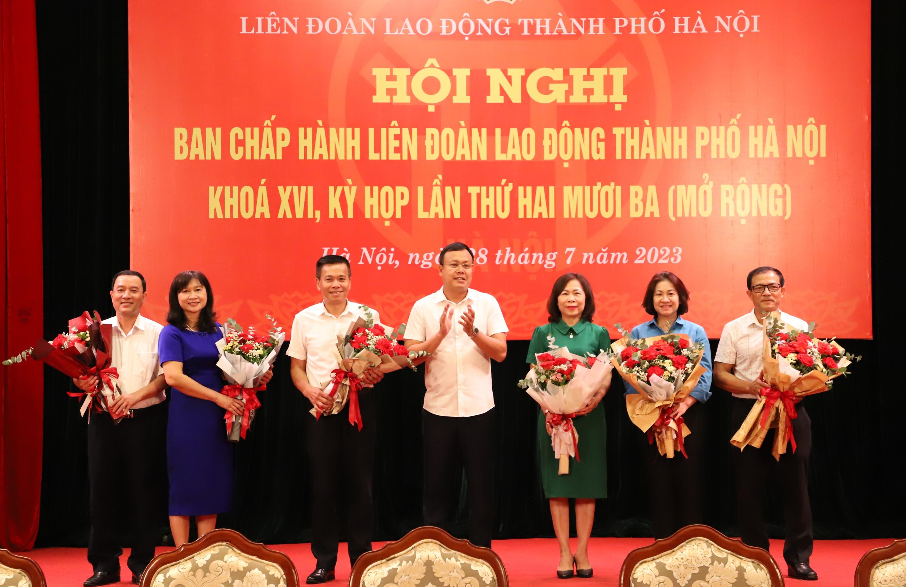 Quyết tâm phấn đấu hoàn thành các chỉ tiêu, nhiệm vụ công tác năm 2023