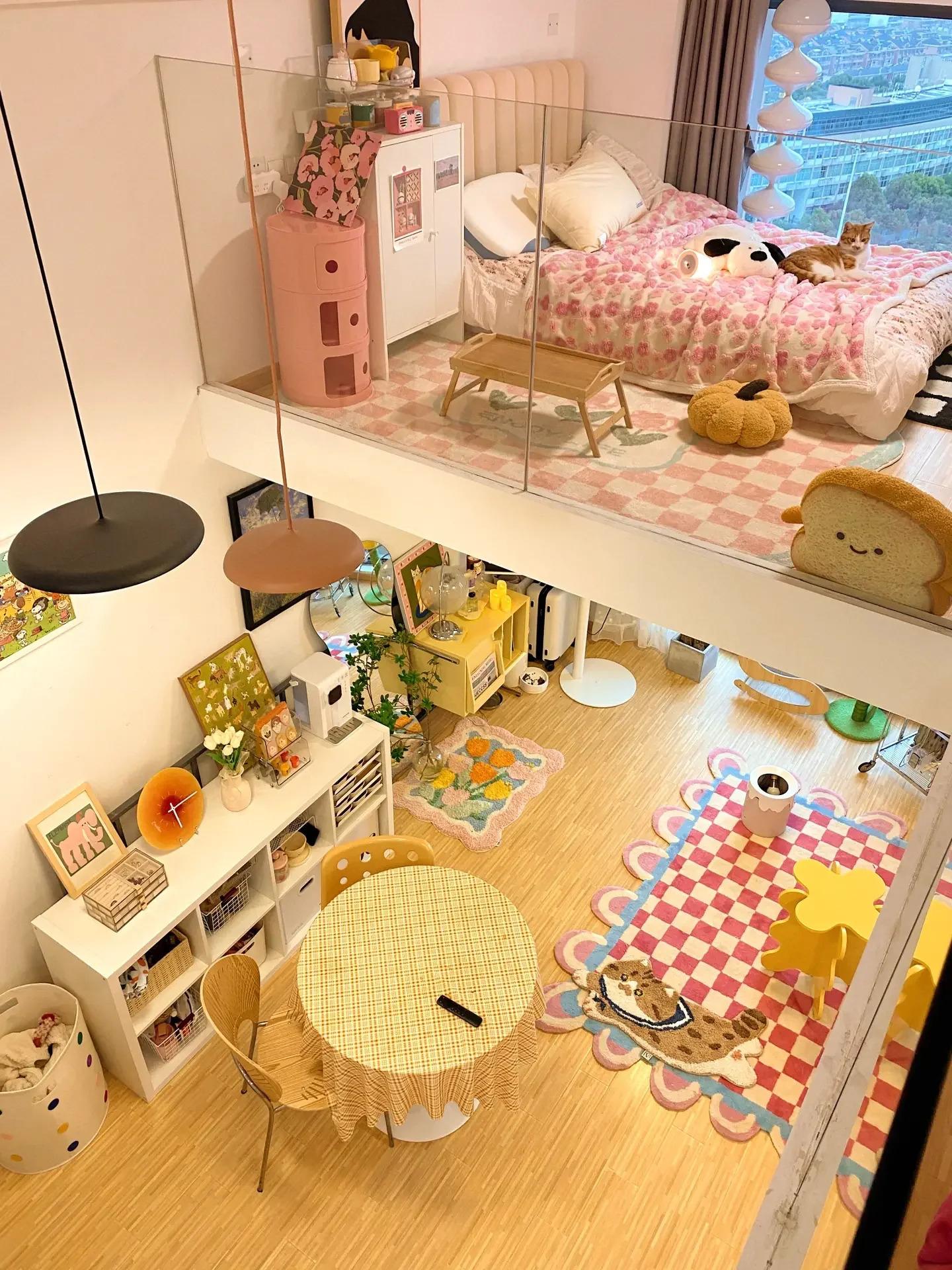 Càng ngắm càng mê không gian ấm cúng, xinh xắn bên trong căn hộ gác mái 38m² của cô nàng gen Z - Ảnh 5. Càng ngắm càng mê không gian ấm cúng, xinh xắn bên trong căn hộ gác mái 38m² của cô nàng gen Z - Ảnh 5.
