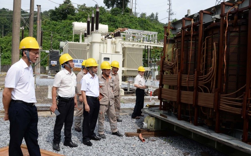 Bài cuối: Đẩy nhanh các dự án đầu tư lưới điện, tạo xung lực cho phát triển kinh tế