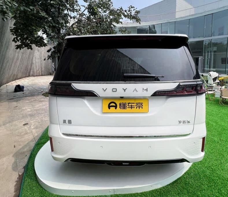 'Ông trùm' xe tải tại Việt Nam ra mắt mẫu MPV hạng sang đối đầu Toyota Alphard: đi 236km không 'ăn' xăng, giá từ 1,2 tỷ đồng - Ảnh 3.