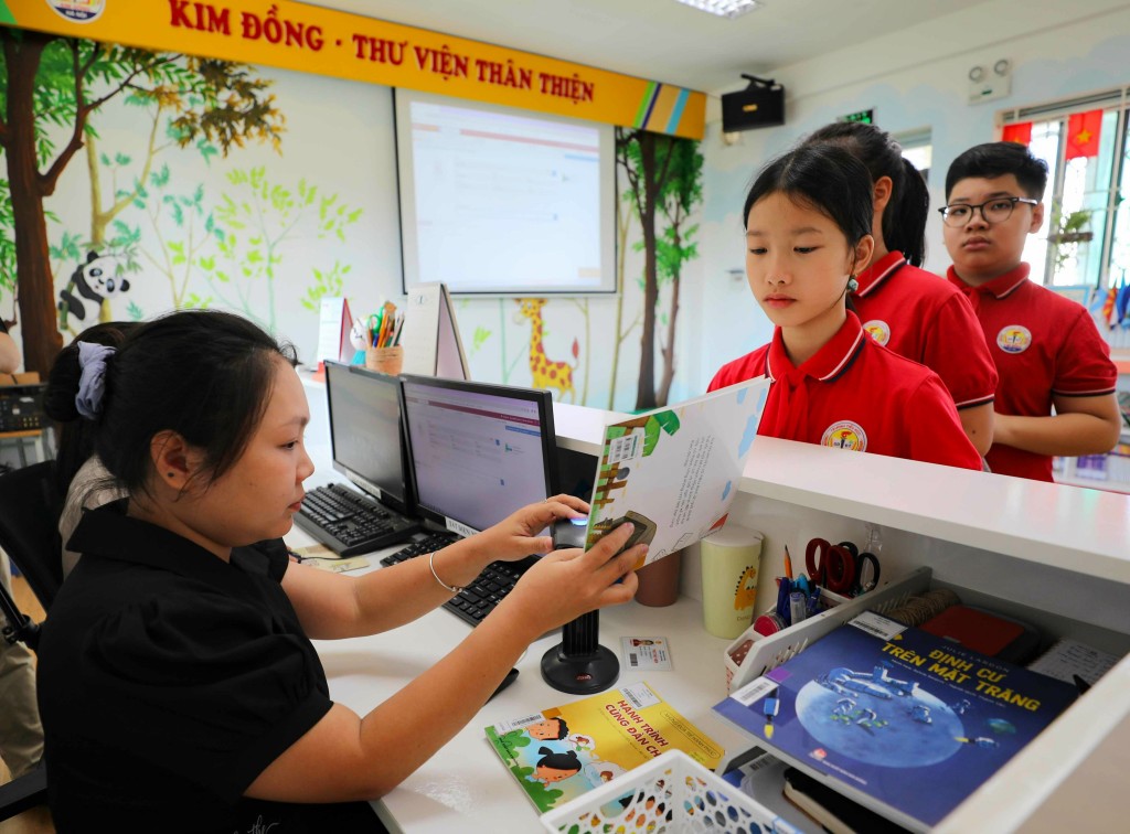 Hướng dẫn học sinh khai thác sách điện tử, học liệu điện tử trên môi trường mạng hiệu quả