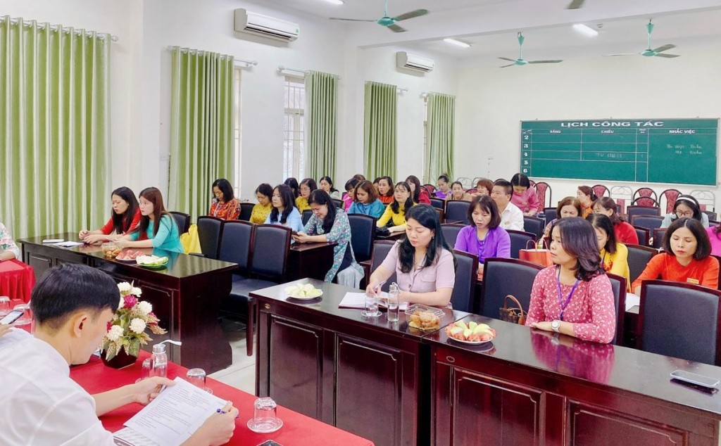 Tạo động lực để cán bộ, giáo viên yên tâm công tác, gắn bó với nghề