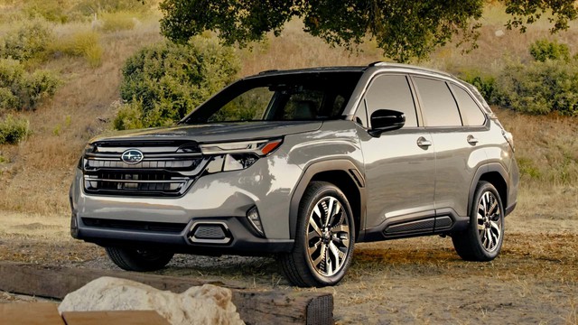 Subaru Forester 2025 ra mắt: Thiết kế gây tranh cãi, nhiều nâng cấp đấu Mazda CX-5, Honda CR-V