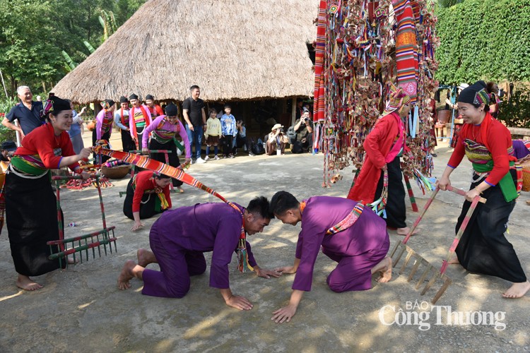 Lễ hội Pồôn Pôông là “hồn cốt” của người Mường