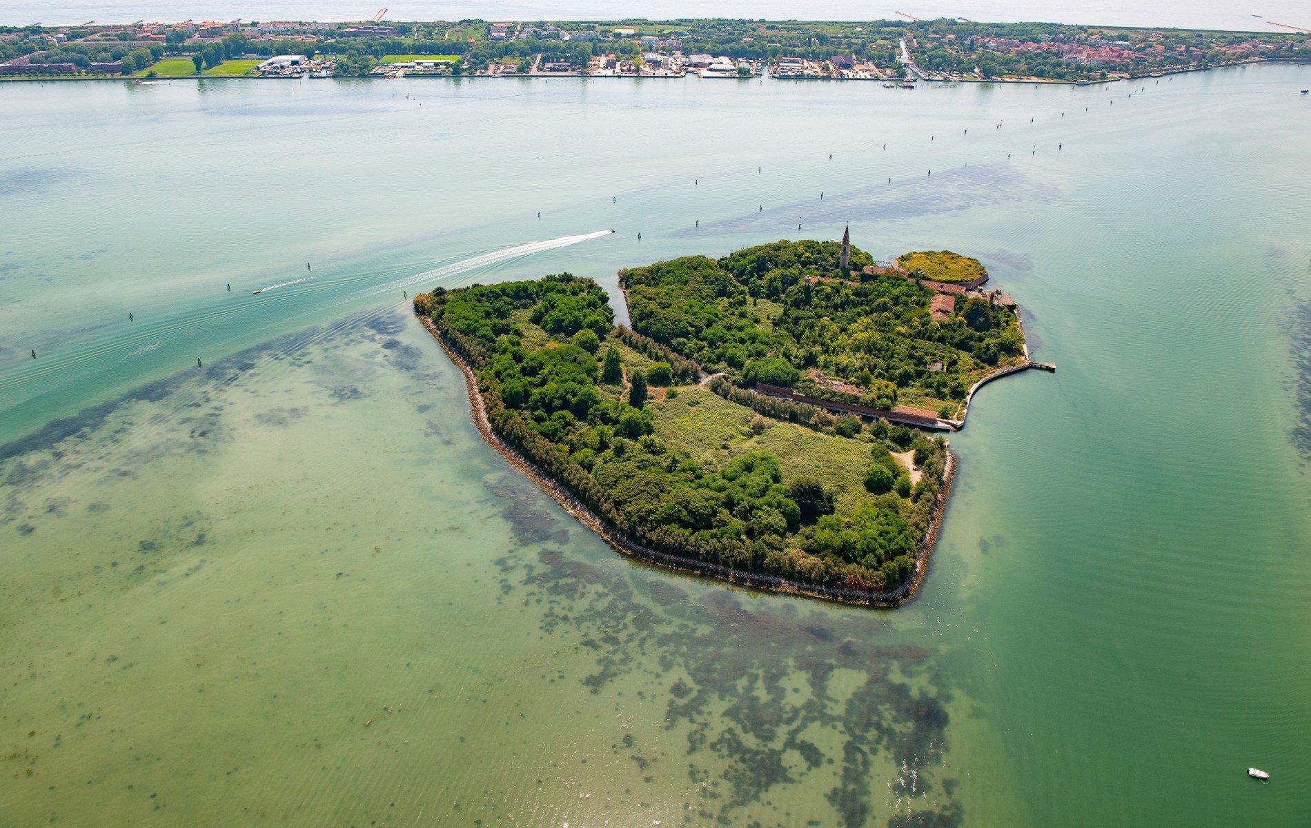 Đảo Poveglia: Hòn đảo bí ẩn và đáng sợ nhất thế giới vì những chuyện lạ khó lý giải- Ảnh 1.