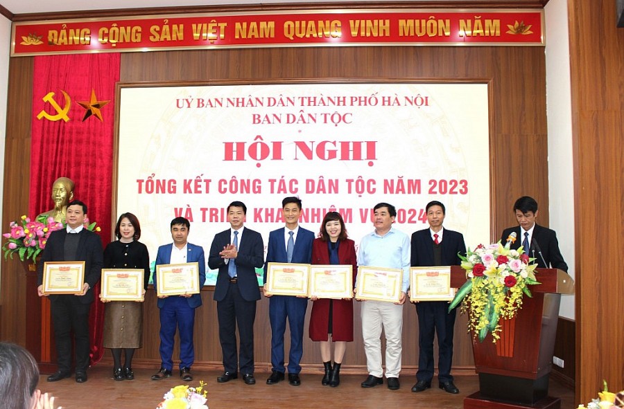 Tập trung chăm lo tốt hơn đời sống đồng bào dân tộc thiểu số