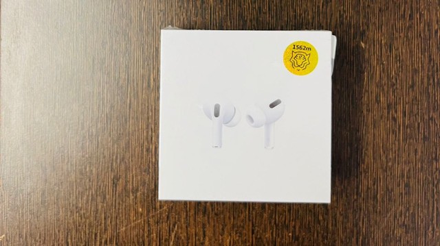 Triệt phá đường dây sản xuất AirPods nhái tại Trung Quốc- Ảnh 1.