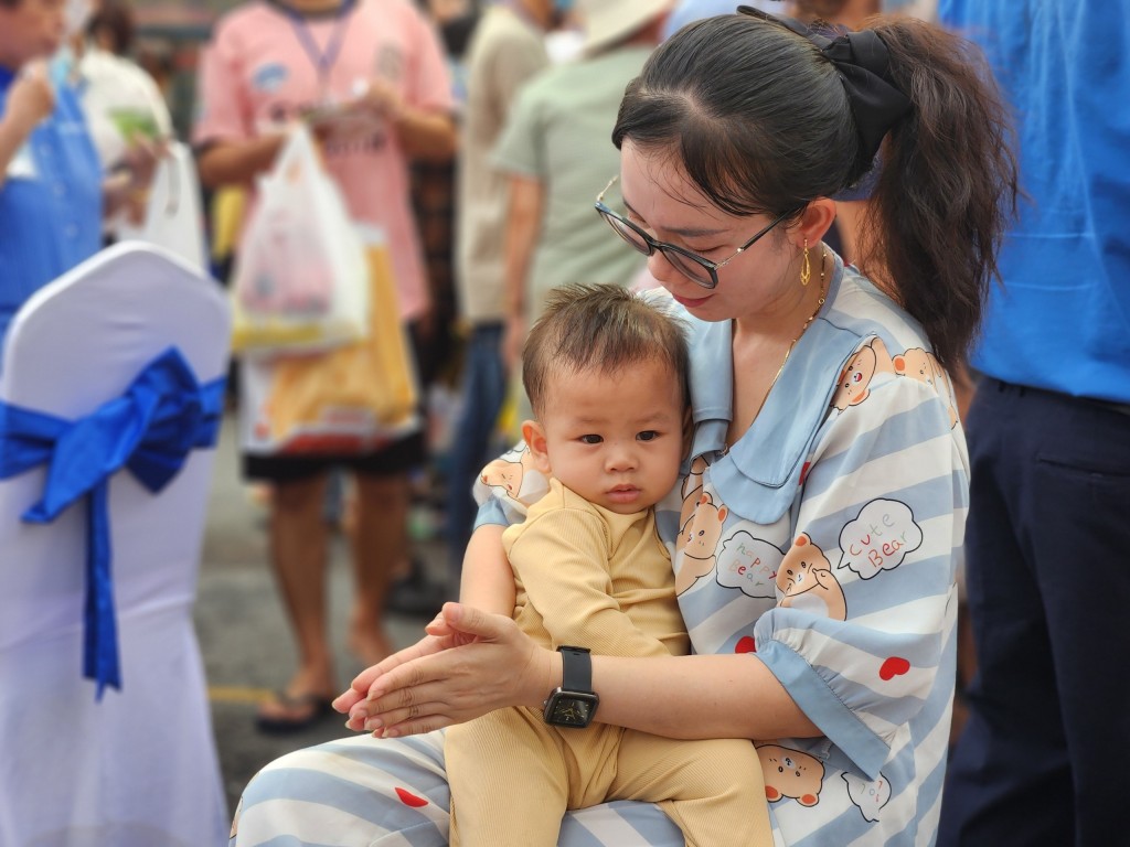 TP.HCM: Ấm lòng phiên chợ 0 đồng dành cho bệnh nhi và thân nhân