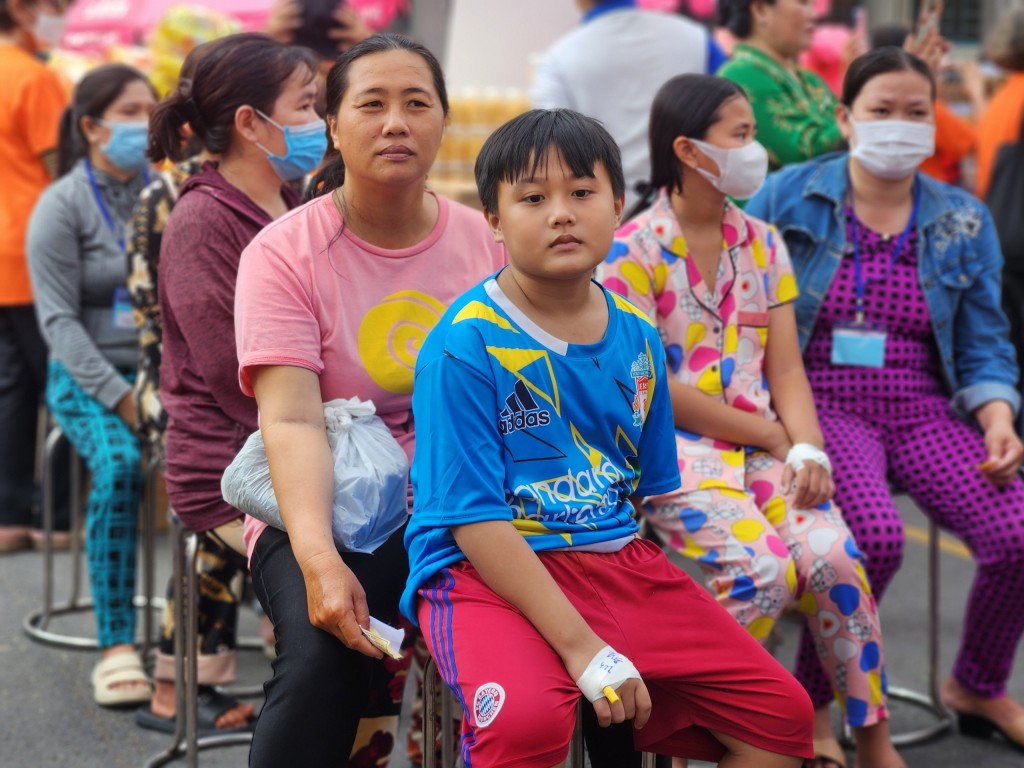 TP.HCM: Ấm lòng phiên chợ 0 đồng dành cho bệnh nhi và thân nhân