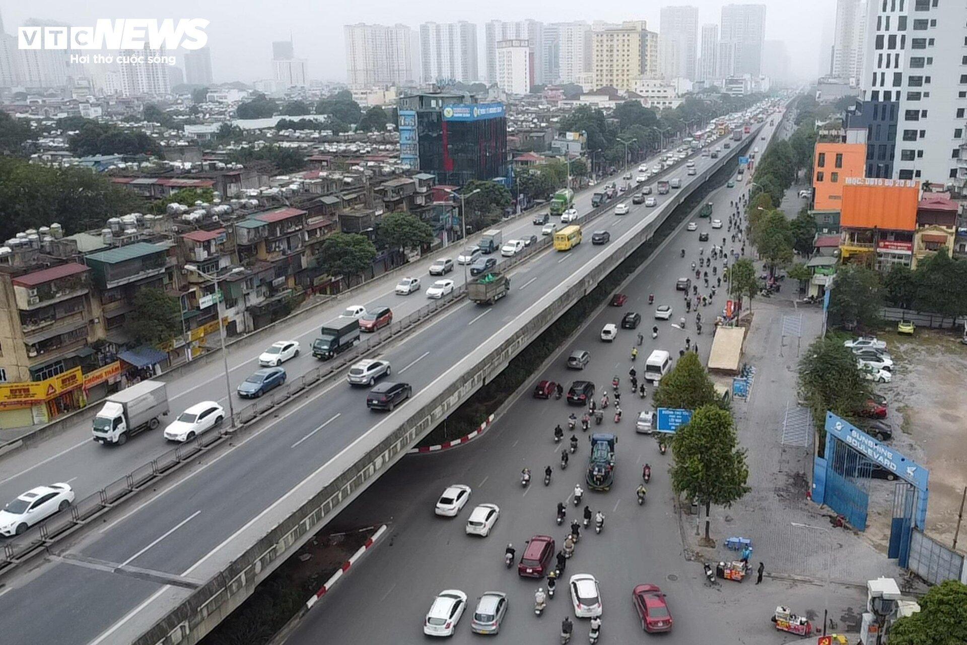 Người dân đổ về quê ăn Tết, đường Vành đai 3 ùn tắc kéo dài 6km- Ảnh 3.