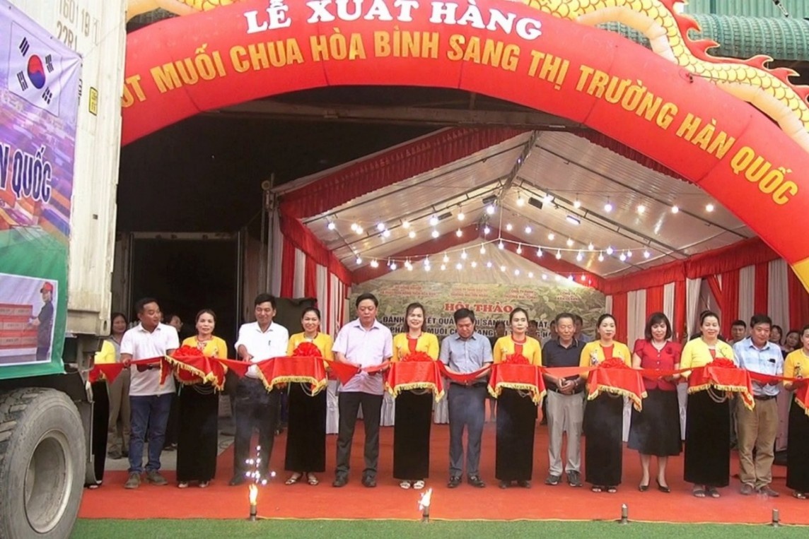 Hòa Bình lần đầu xuất 7,5 tấn ớt muối chua sang thị trường Hàn Quốc