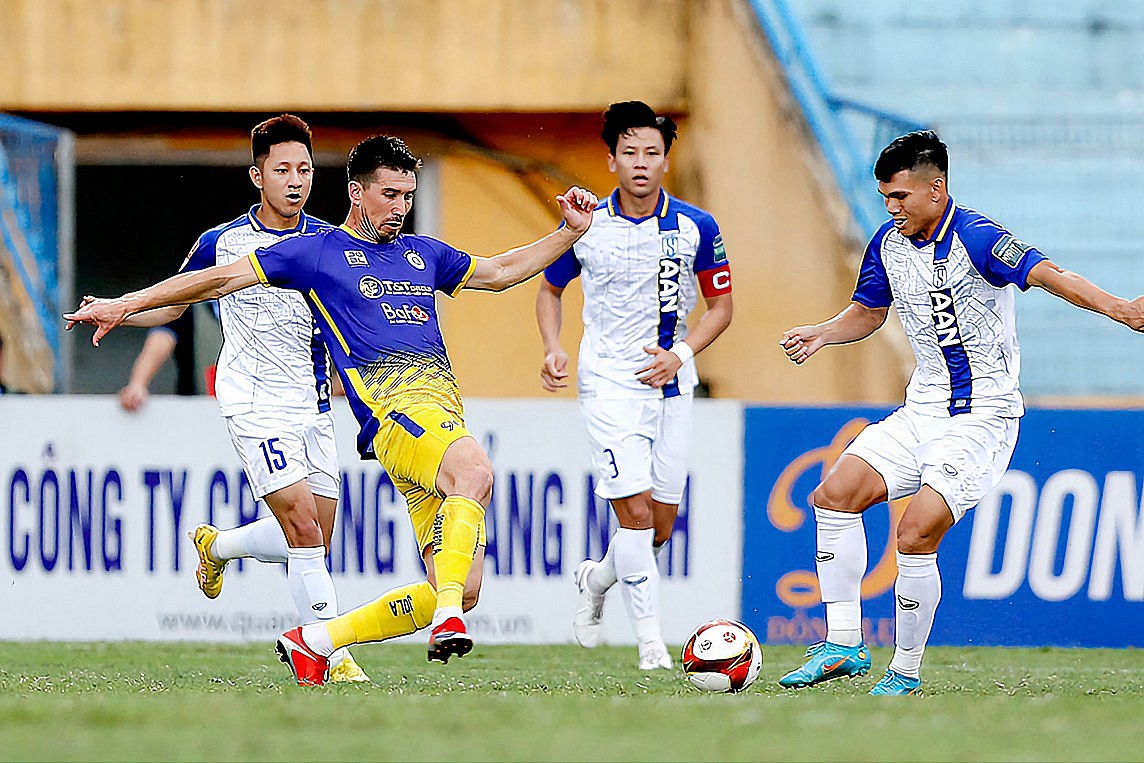 Lịch thi đấu trực tiếp vòng 16 V League 2023/2024: Hà Tĩnh-Quảng Nam, SLNA-Hà Nội, Thanh Hóa-Bình Định, CAHN-Nam Định, Hải Phòng-TP.HCM