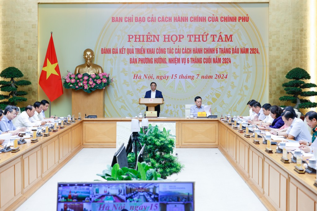 Thủ tướng chủ trì Phiên họp thứ tám Ban Chỉ đạo Cải cách hành chính - Ảnh: VGP/Nhật Bắc