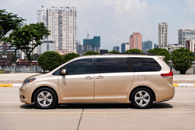 Toyota Sienna 2012 rao bán hơn 1,2 tỷ đồng: MPV gia đình giá ngang Kia Carnival nhưng to hơn, riêng nội thất độ hết 400 triệu- Ảnh 7.