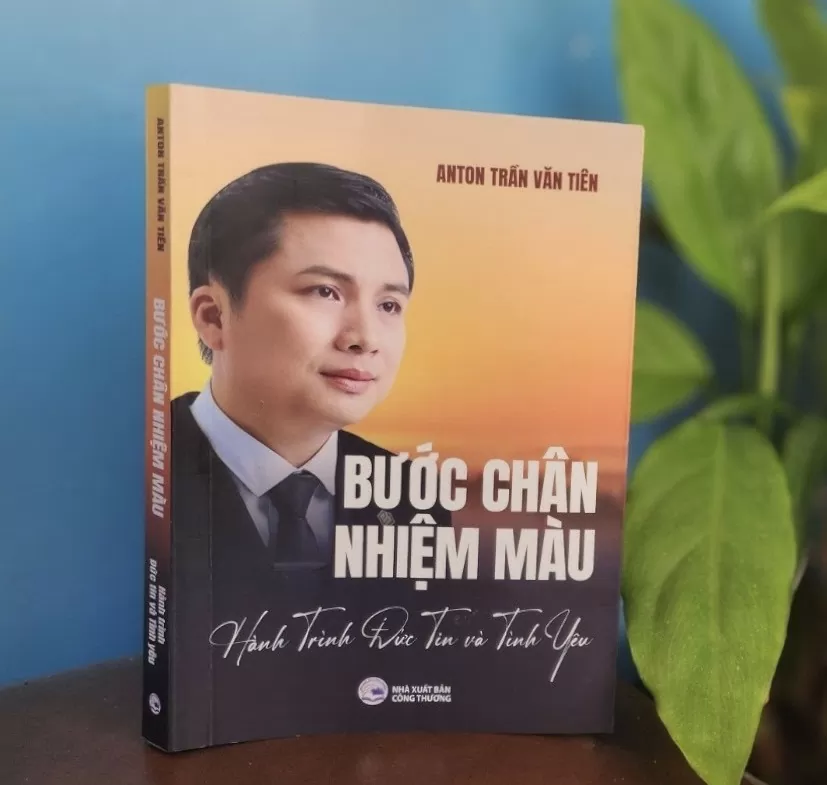 Anton Trần Văn Tiên kể câu chuyện tình yêu diệu kỳ trong cuốn sách đầu tay