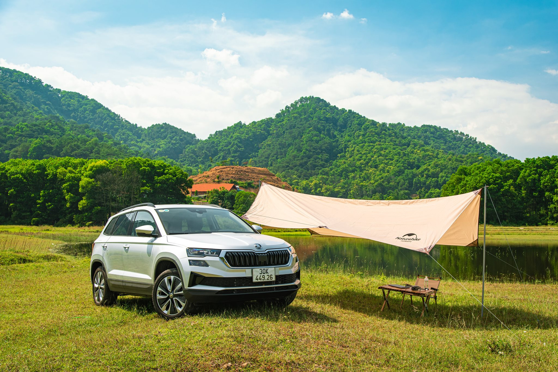 Skoda Karoq – SUV cỡ C nhập khẩu nguyên chiếc giá dưới 1 tỷ- Ảnh 1.