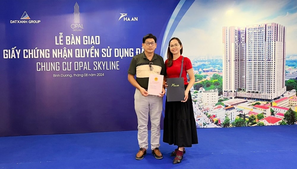 Cư dân Opal Skyline chính thức nhận bàn giao sổ hồng  - ảnh 2