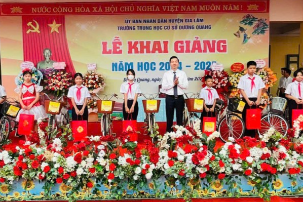 Học sinh Gia Lâm nô nức chào đón năm học mới