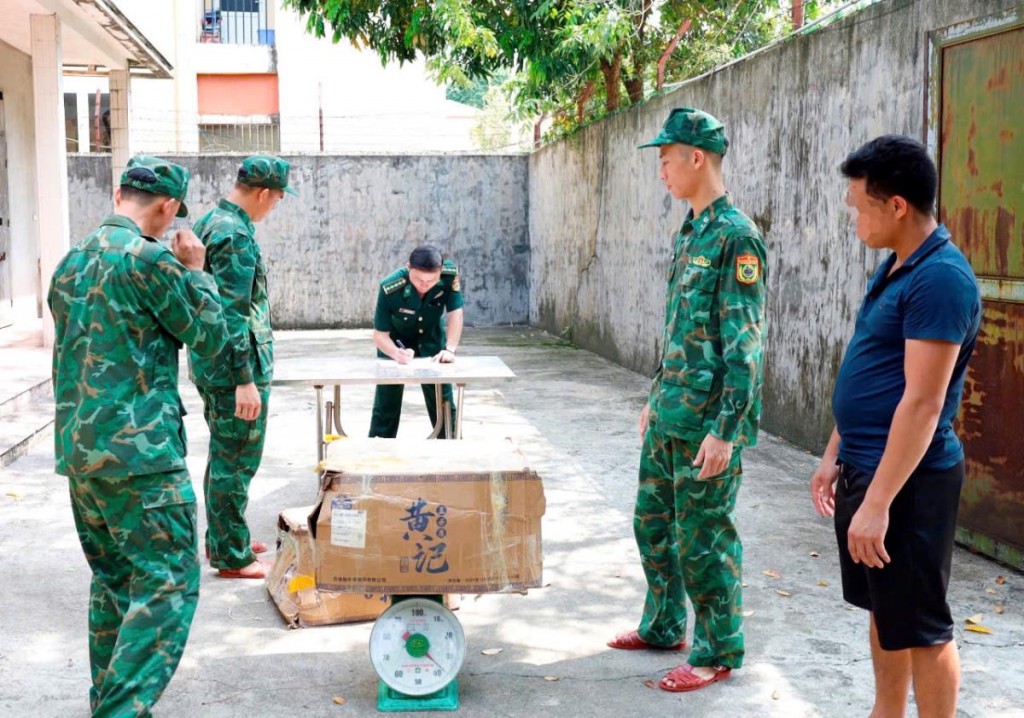 Thu giữ gần 7.000 chiếc bánh Trung thu không rõ nguồn gốc