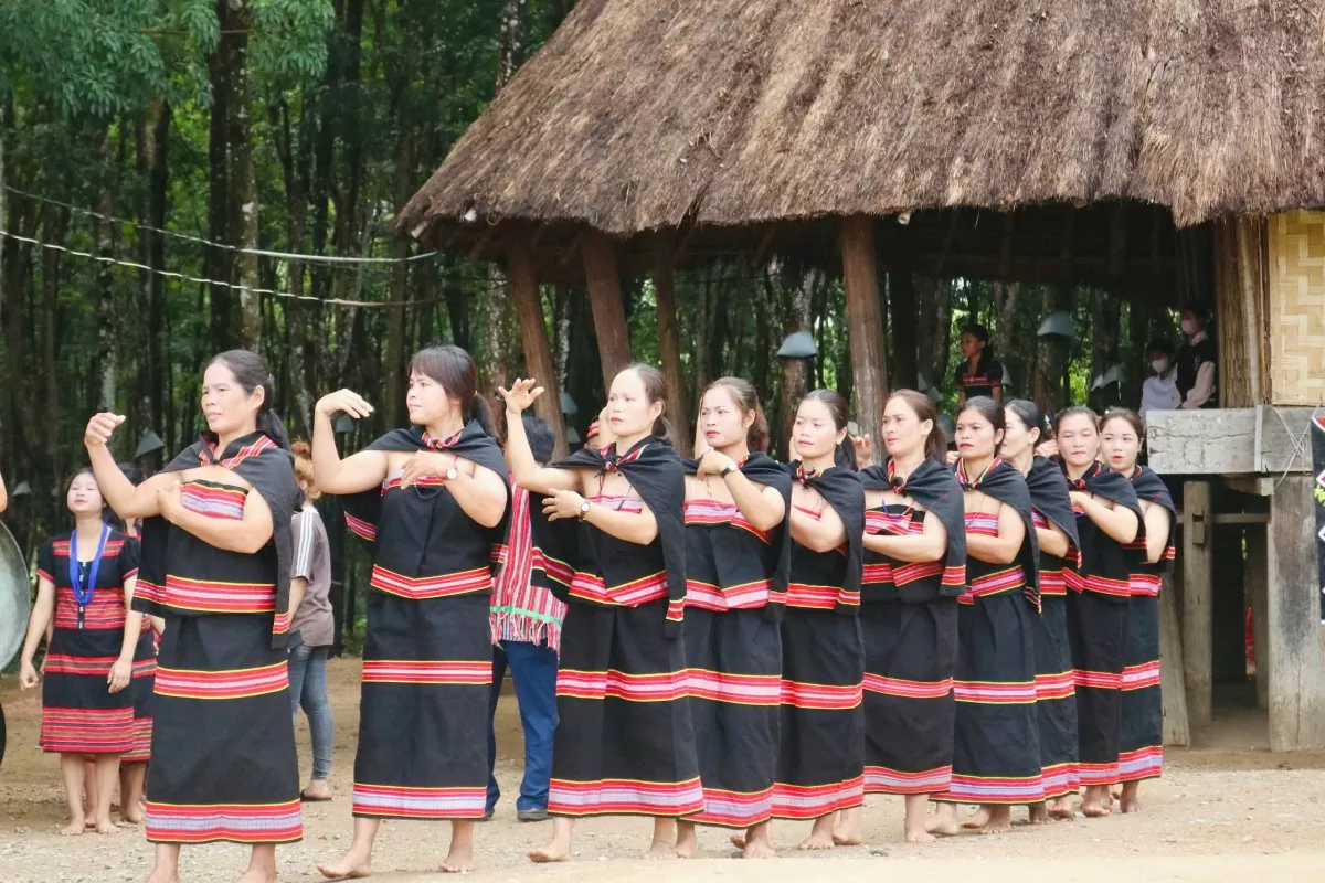 Kon Tum: Nét đẹp văn hóa đặc trưng trong trang phục truyền thống của người Gié - Triêng