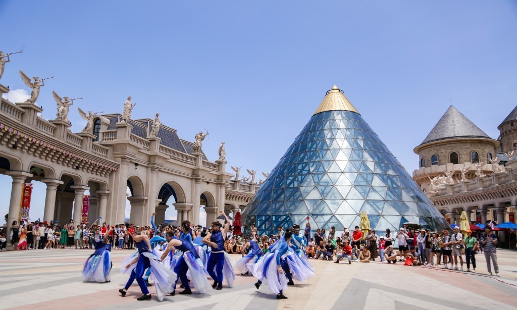 Sun World Ba Na Hills điểm du lịch nổi tiếng tại Đà Nẵng, luôn làm mới mình để du khách bất ngờ sau mỗi lần trở lại