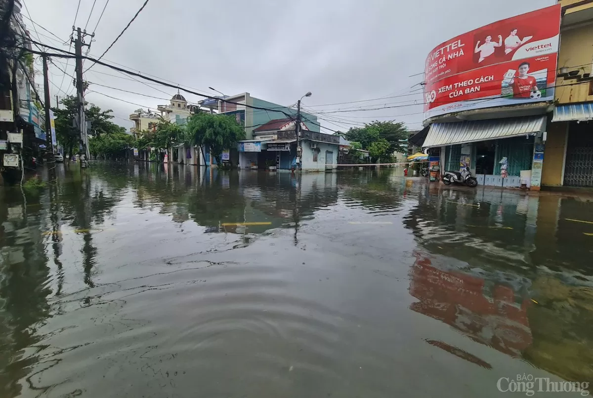 Quảng Nam: Mưa lớn, một số tuyến đường TP. Tam Kỳ ngập cục bộ