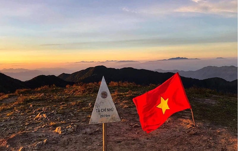 Phát hiện thêm một ‘‘thiên đường mây’’ thơ mộng chẳng kém Tà Xùa: Cách Hà Nội 4 tiếng đi xe, có loài hoa đặc trưng mỗi năm chỉ nở một lần- Ảnh 6.