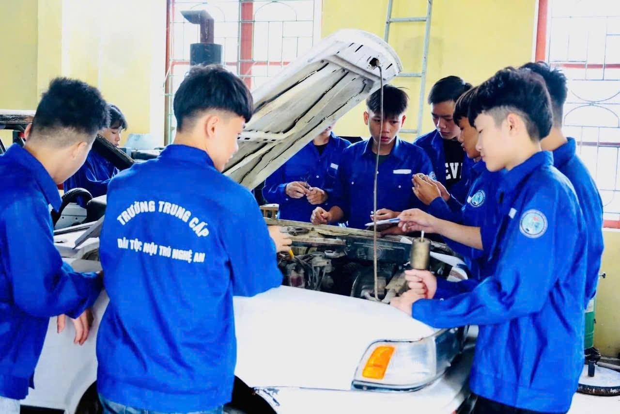 nghe an coi trong dao tao va phat trien giao duc nghe nghiep tao viec lam ben vung cho nguoi lao dong hinh 1