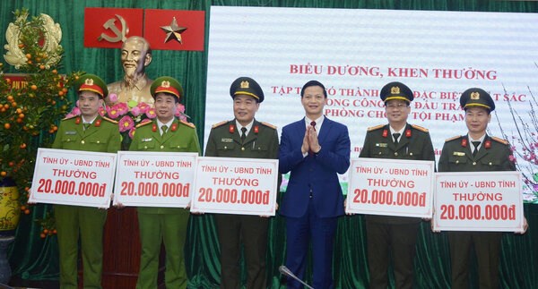 bac ninh thuong nong luc luong triet pha nhom lua dao xuyen bien gioi voi 13000 bi hai hinh 1