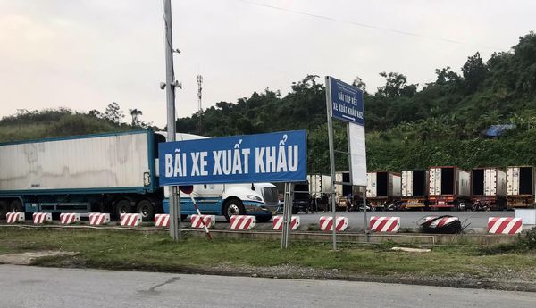 xuat nhap khau qua cua khau quoc te lao cai tang manh hinh 1