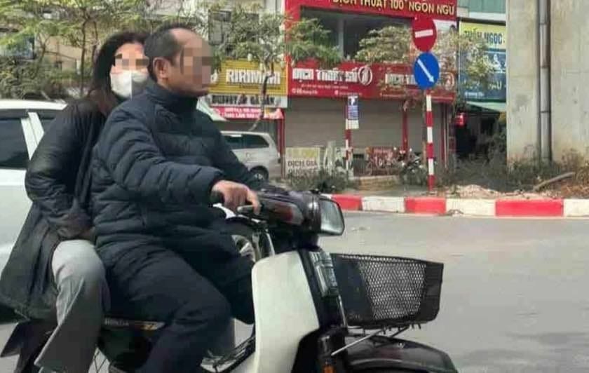 ha noi pho truong cong an phuong bi xu phat vi vi pham giao thong hinh 1