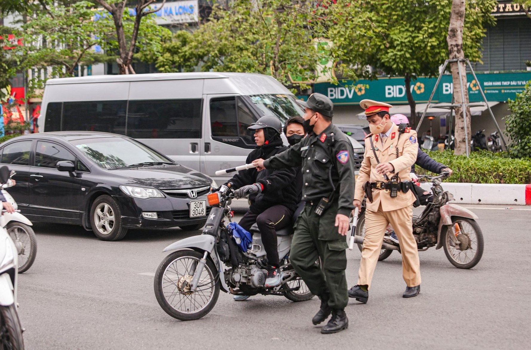 ha noi 10 to cong tac dac biet xu ly hon 37500 vi pham giao thong hinh 1