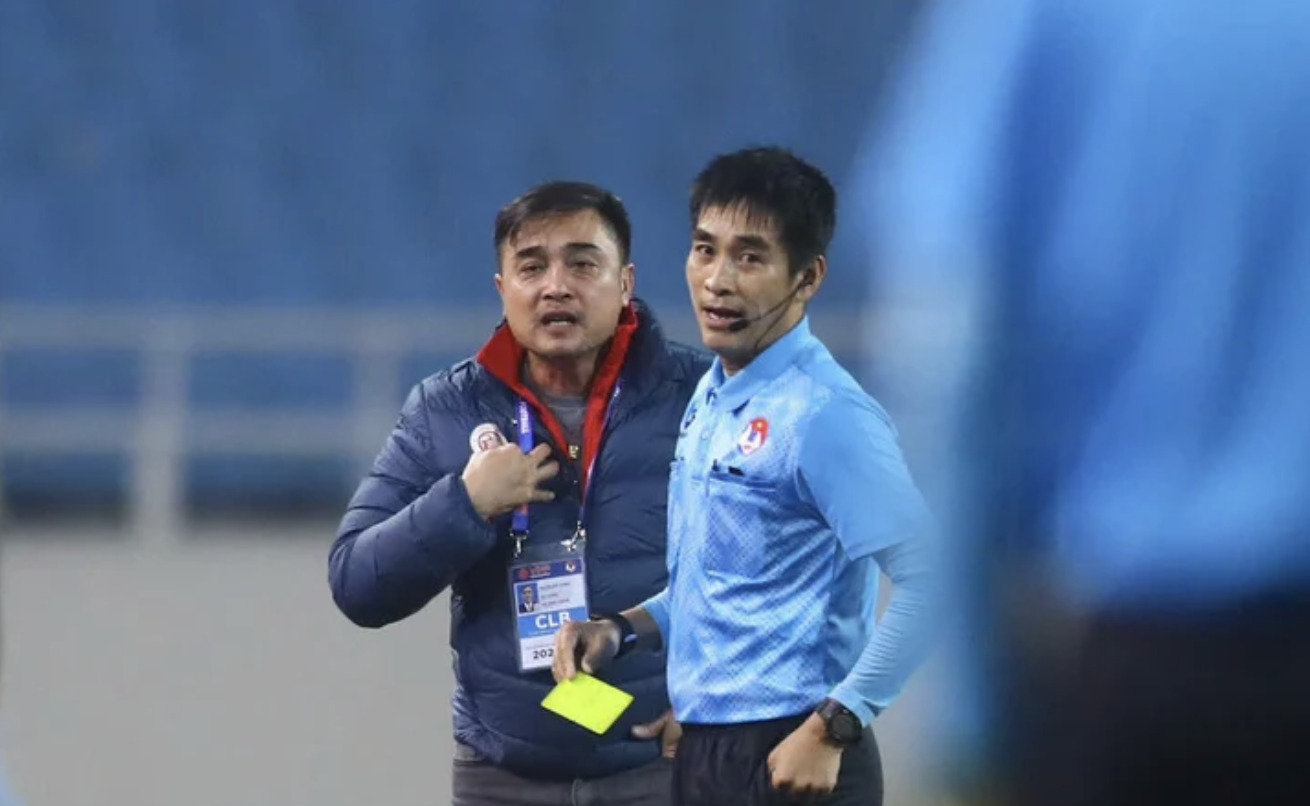 phan ung voi trong tai huan luyen vien thu 7 tai vleague bi phat hinh 1