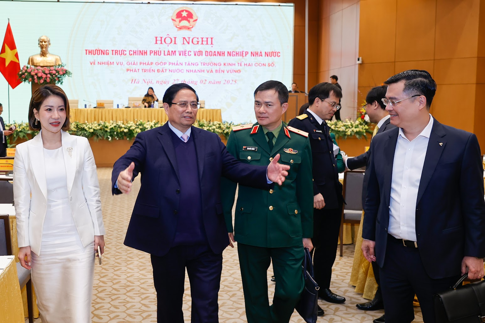 thu tuong pham minh chinh ca nuoc tang truong it nhat 8 thi cac doanh nghiep phai tang truong tu 8 tro len hinh 5
