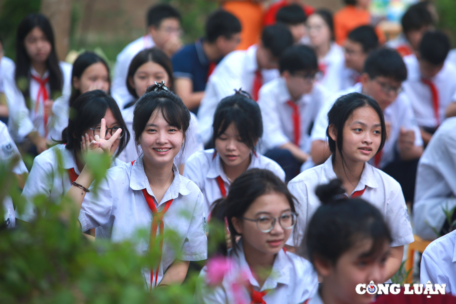 hoat dong cac cau lac bo trong nha truong can quan chat tranh bien tuong hinh 1