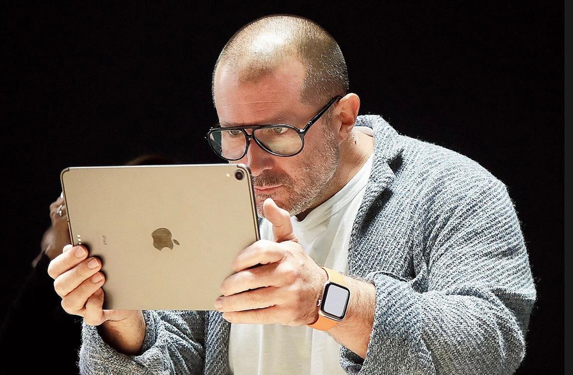 OpenAI đang đàn phán để mua lại startup "điện thoại AI không màn hình" của Jony Ive- Ảnh 1. OpenAI đang đàn phán để mua lại startup "điện thoại AI không màn hình" của Jony Ive- Ảnh 1.