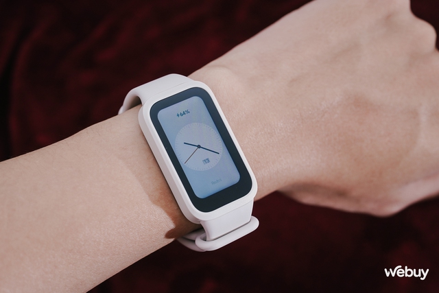 Smartband giờ rẻ quá, ai cũng nên có một cái: Món đầu tiên gọi tên thương hiệu đã quá quen thuộc với người Việt, giá sale chỉ khoảng 700.000 đồng- Ảnh 5. Smartband giờ rẻ quá, ai cũng nên có một cái: Món đầu tiên gọi tên thương hiệu đã quá quen thuộc với người Việt, giá sale chỉ khoảng 700.000 đồng- Ảnh 5.
