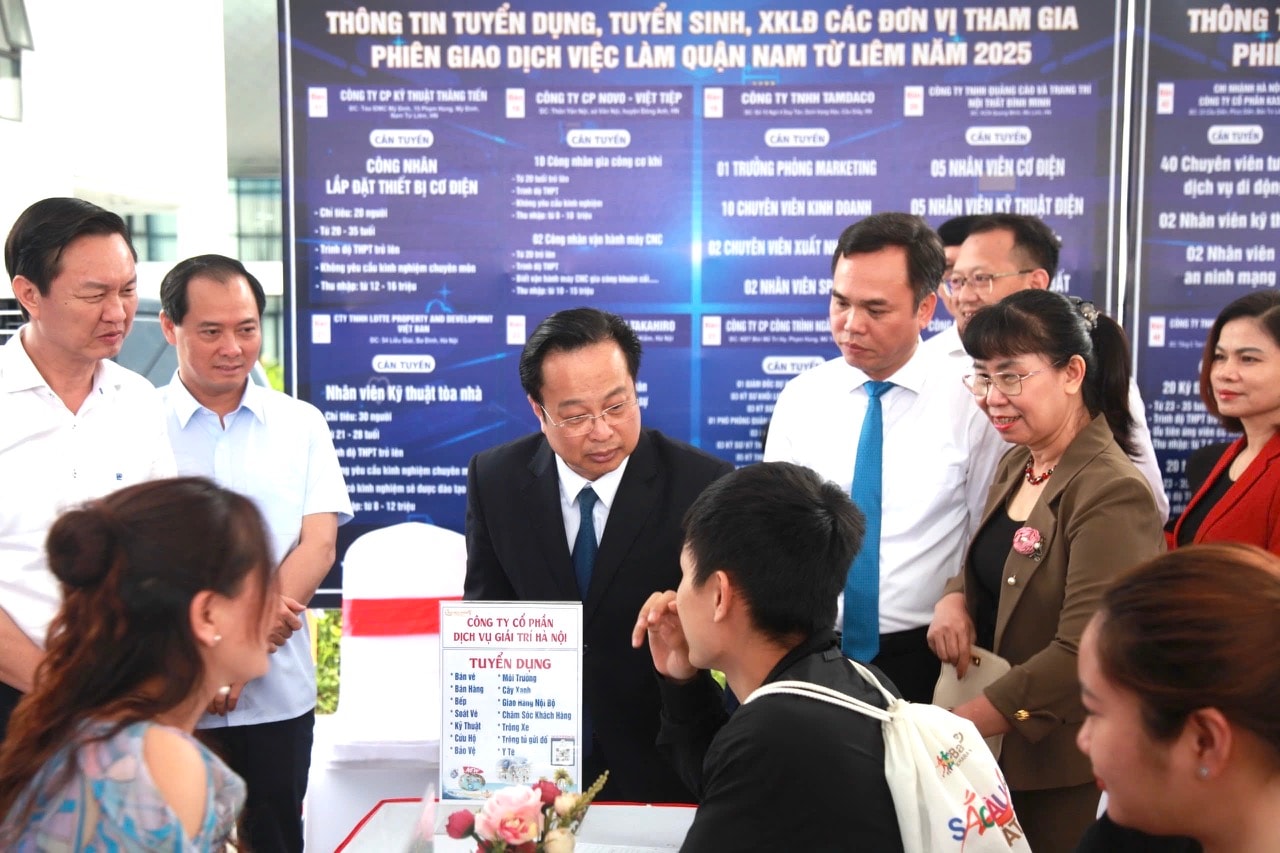 Các doanh nghiệp đem đến khoảng 3.000 vị trí việc làm hấp dẫn. Ảnh: Lê Nguyễn