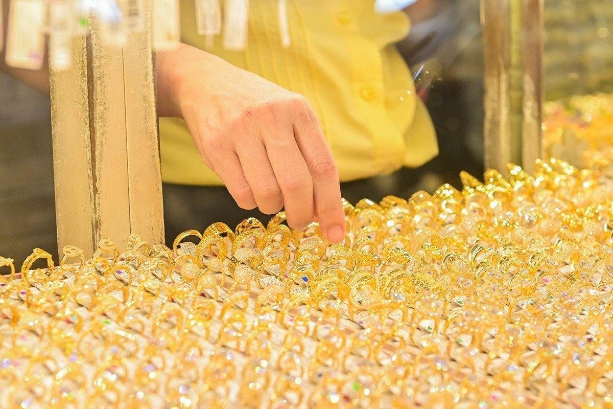 Giá vàng hôm nay 15/8: Vàng hướng tới vùng giá mơ ước