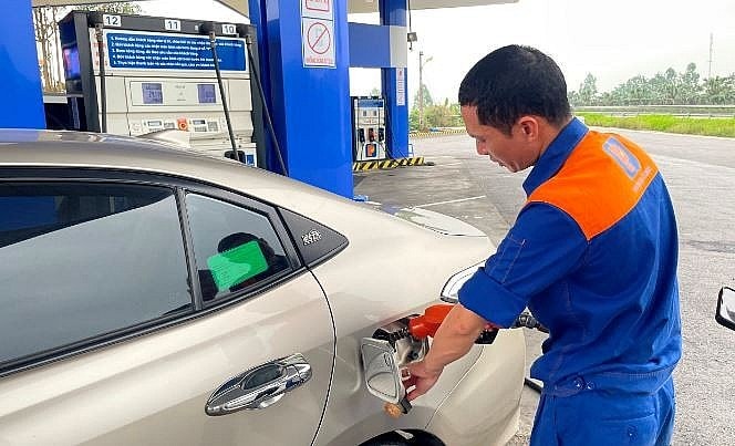 Giá xăng dầu hôm nay 21/8: Giá dầu bật tăng nhờ tồn kho Mỹ giảm