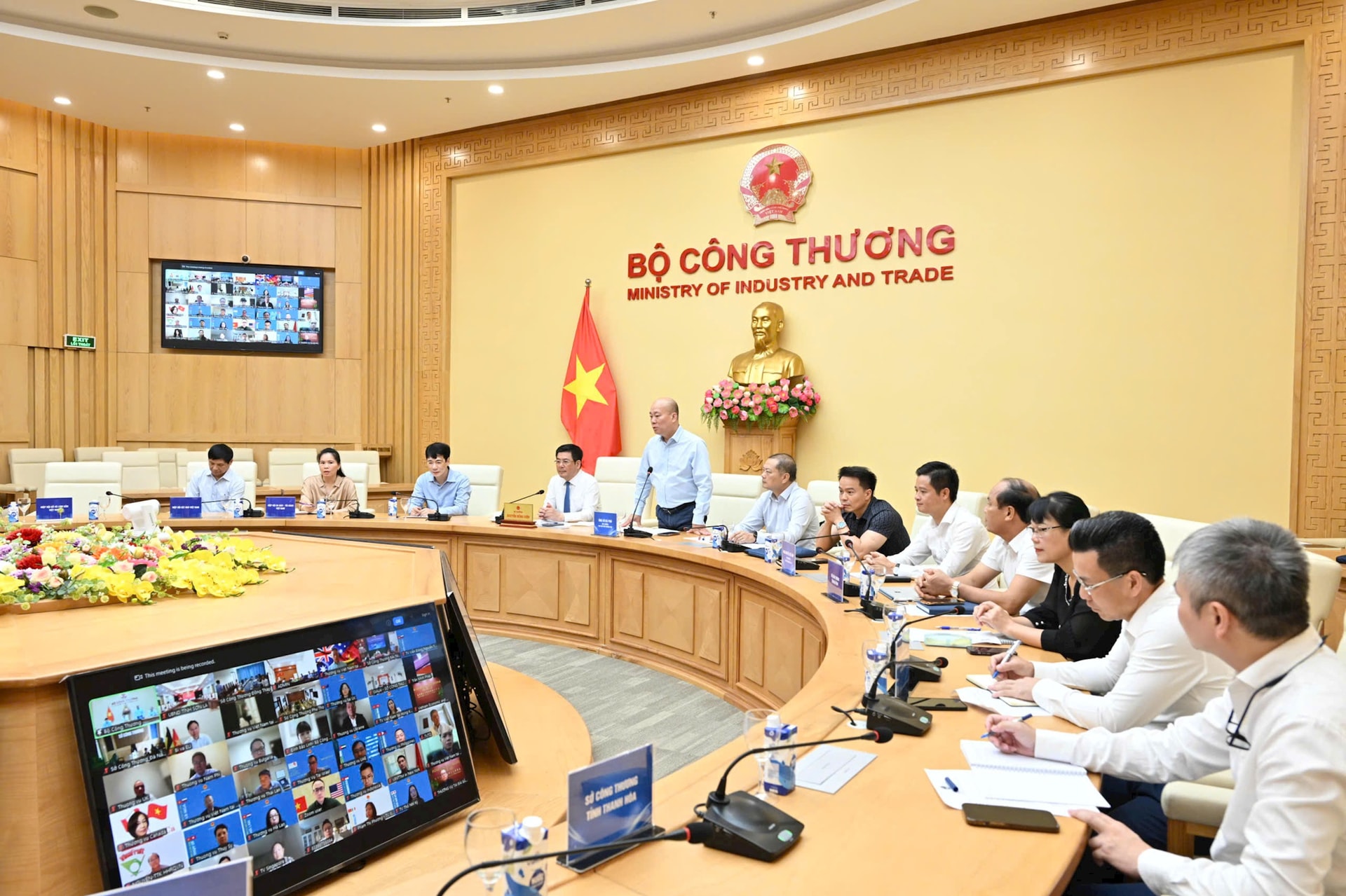 gen-h-hoi-nghi-giao-ban-co-quan-thuong-vu-thang-8.jpg