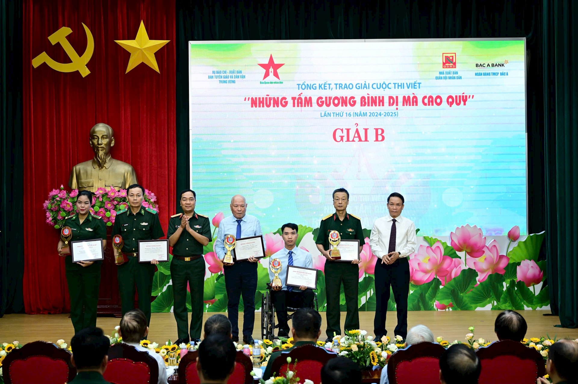 nhung-tam-guong-binh-di-giai-b.jpg