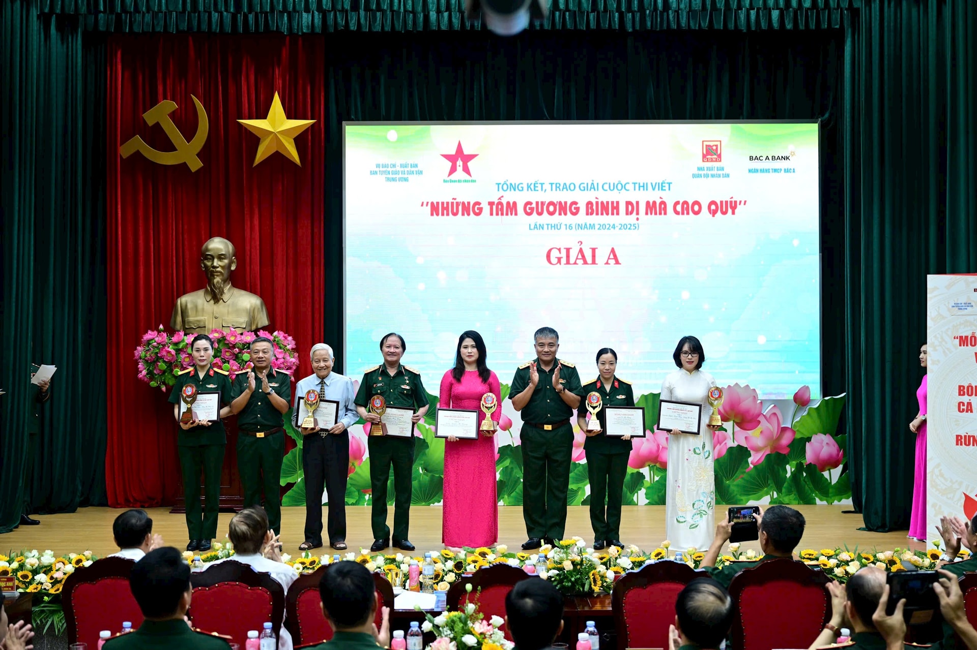 nhung-tam-guong-binh-di-giai-a.jpg